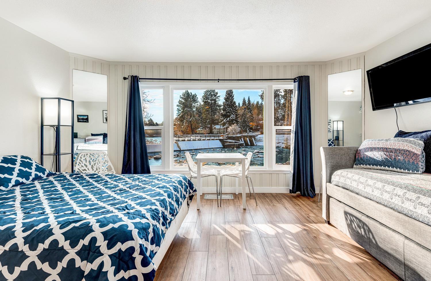 Bend Riverside Condos Near Downtown Bend Room photo