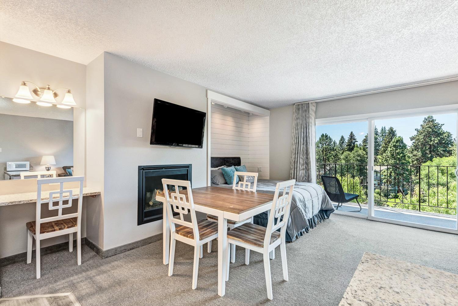 Bend Riverside Condos Near Downtown Bend Room photo